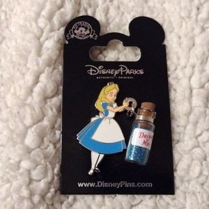 Alice in wonderland Disney pin